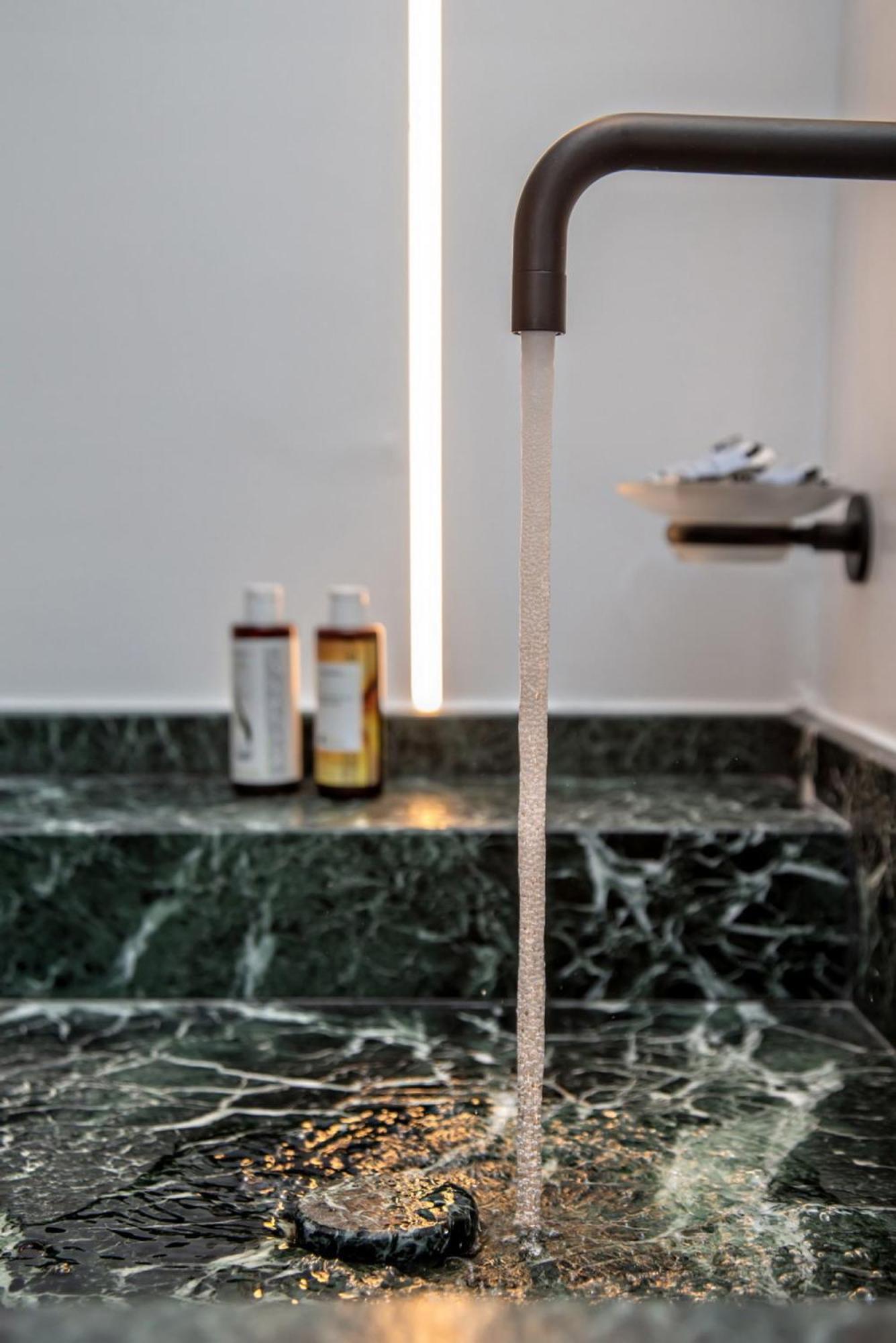 Levantes Luxury Suites II Tinos Luaran gambar